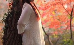 张筱两两腿打开图